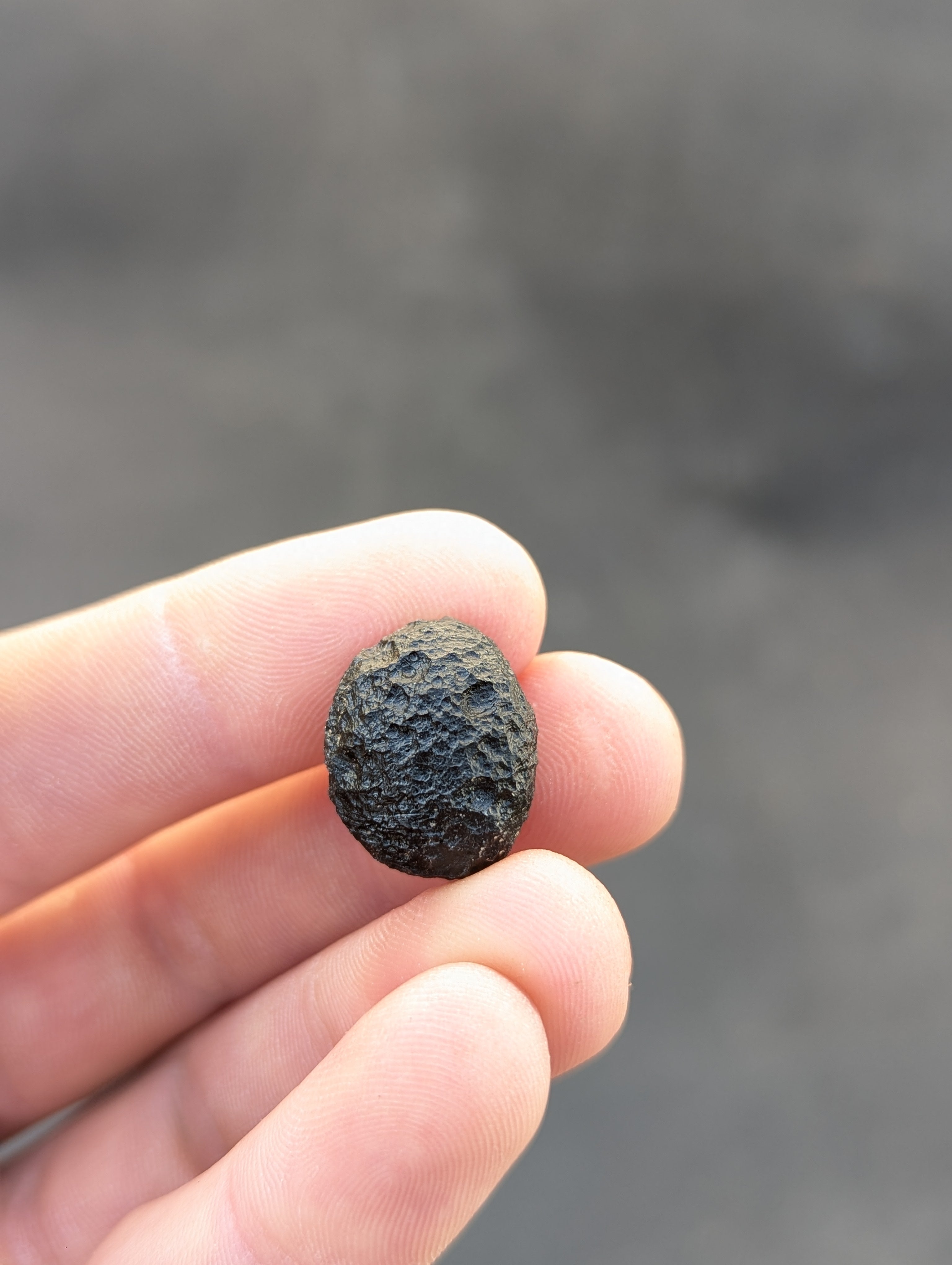 Moravian Moldavite – Dukovany | 5.73 g | Egg-Shaped Collector Specimen