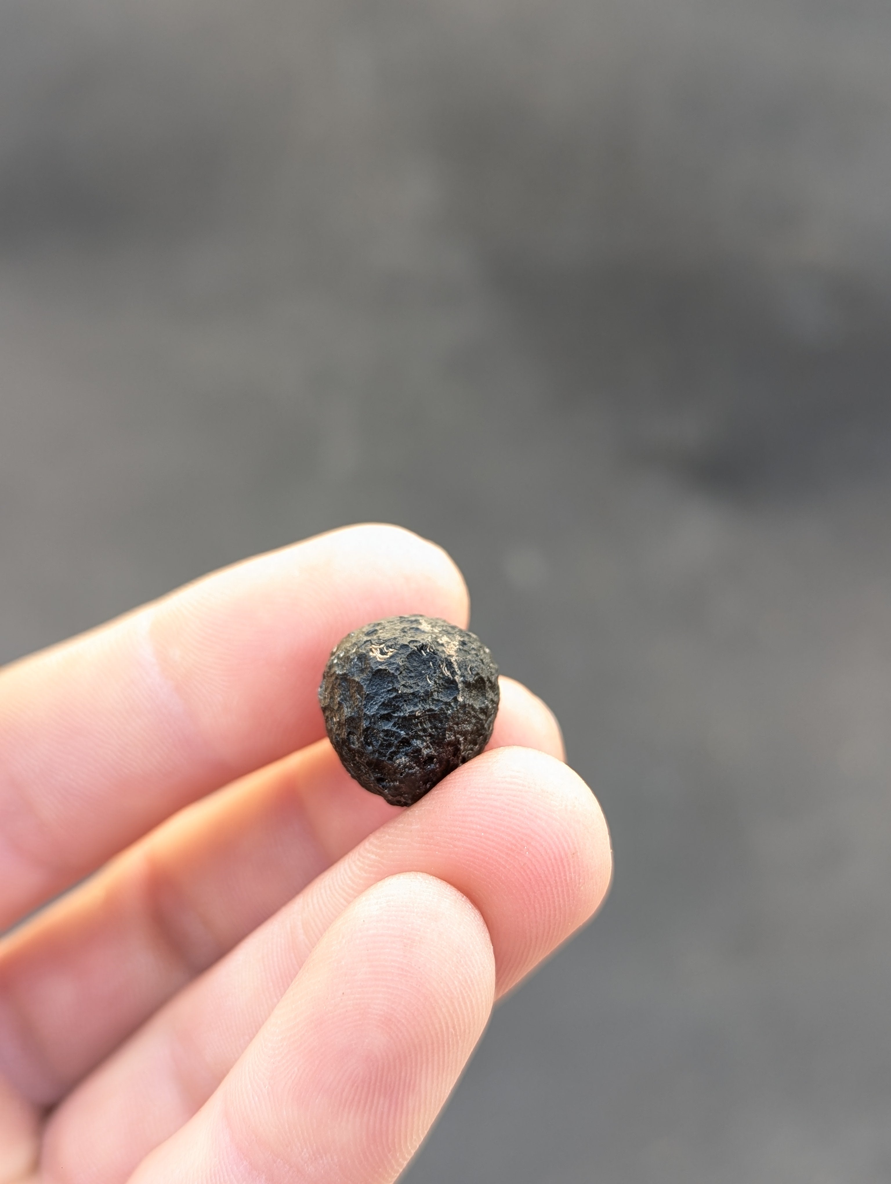 Moravian Moldavite – Dukovany | 5.73 g | Egg-Shaped Collector Specimen