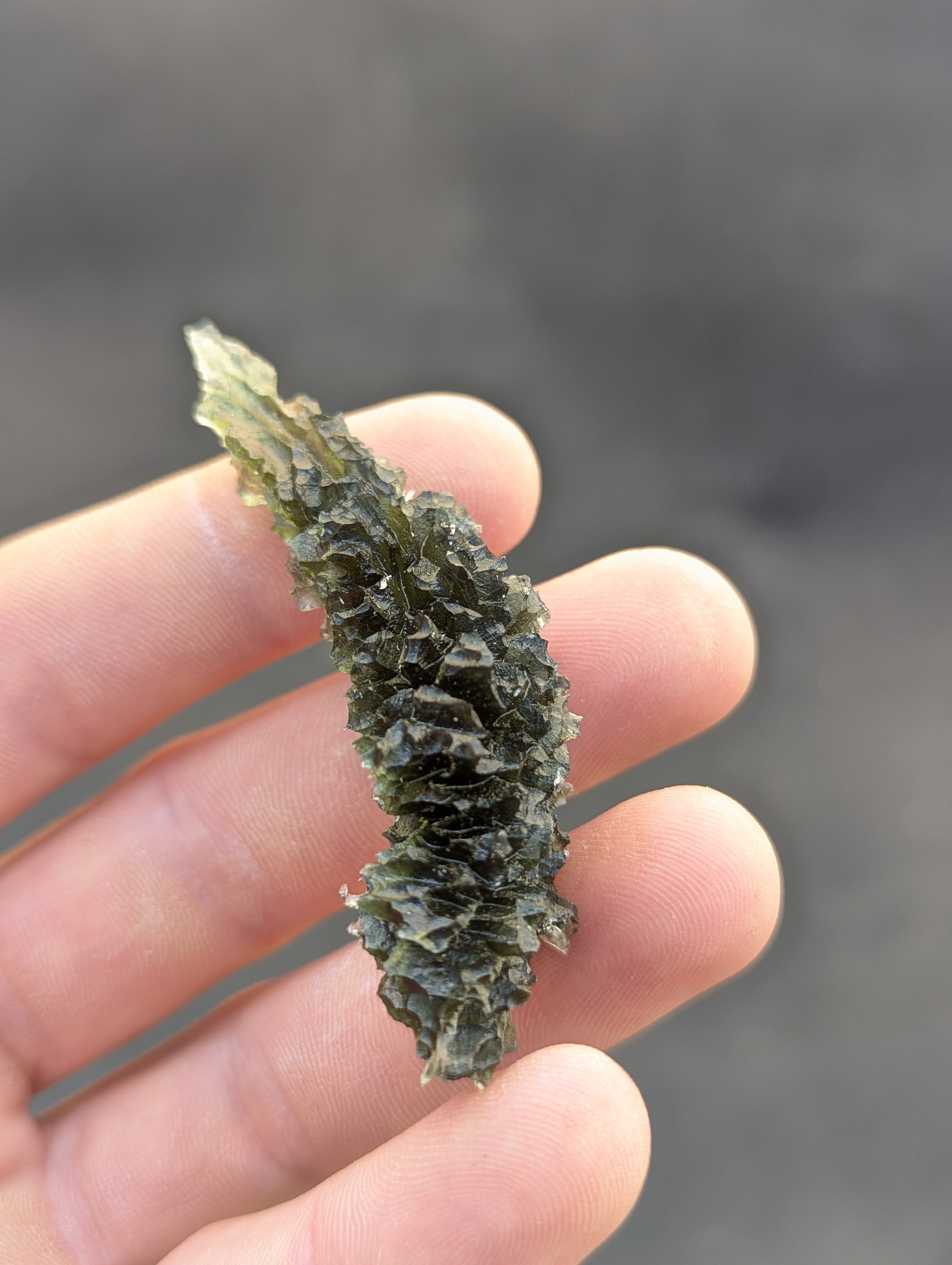 Bohemian Moldavite – Besednice Ježkovna | 19.44 g | Spiky Sculpture with Lechatelierite