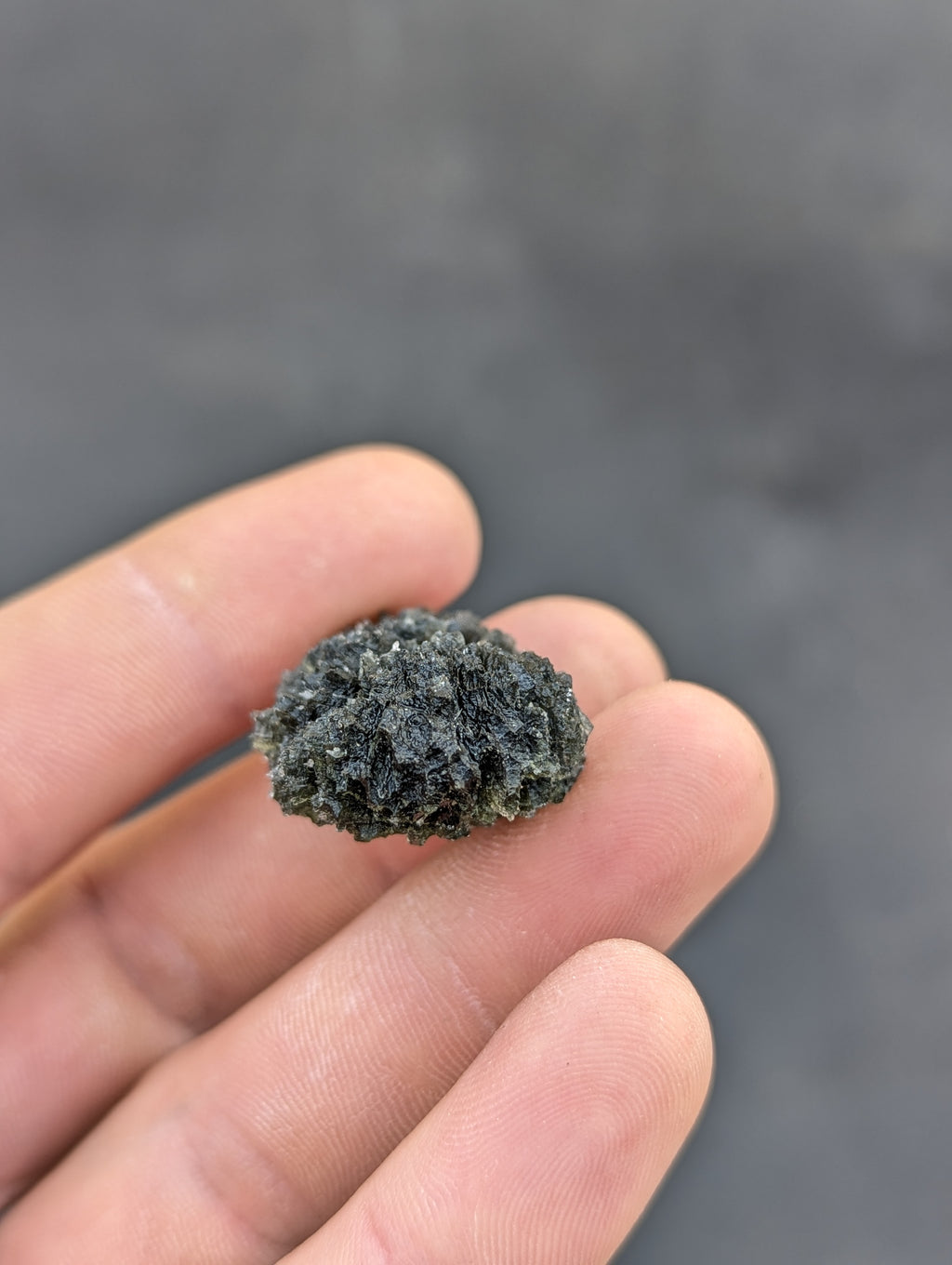Bohemian Moldavite – Dobrkovská Lhotka | 14.46 g | Drop-Shaped Collector Specimen with Lechatelierite