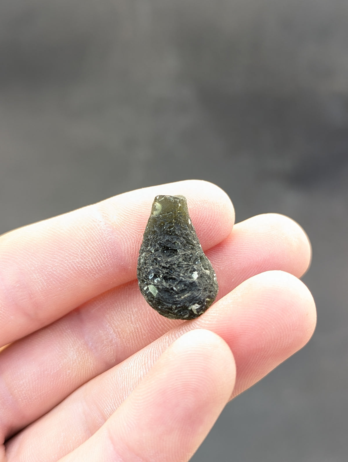 Bohemian Moldavite – Jankov | 5.53 g | Drop-Shaped Collector Specimen