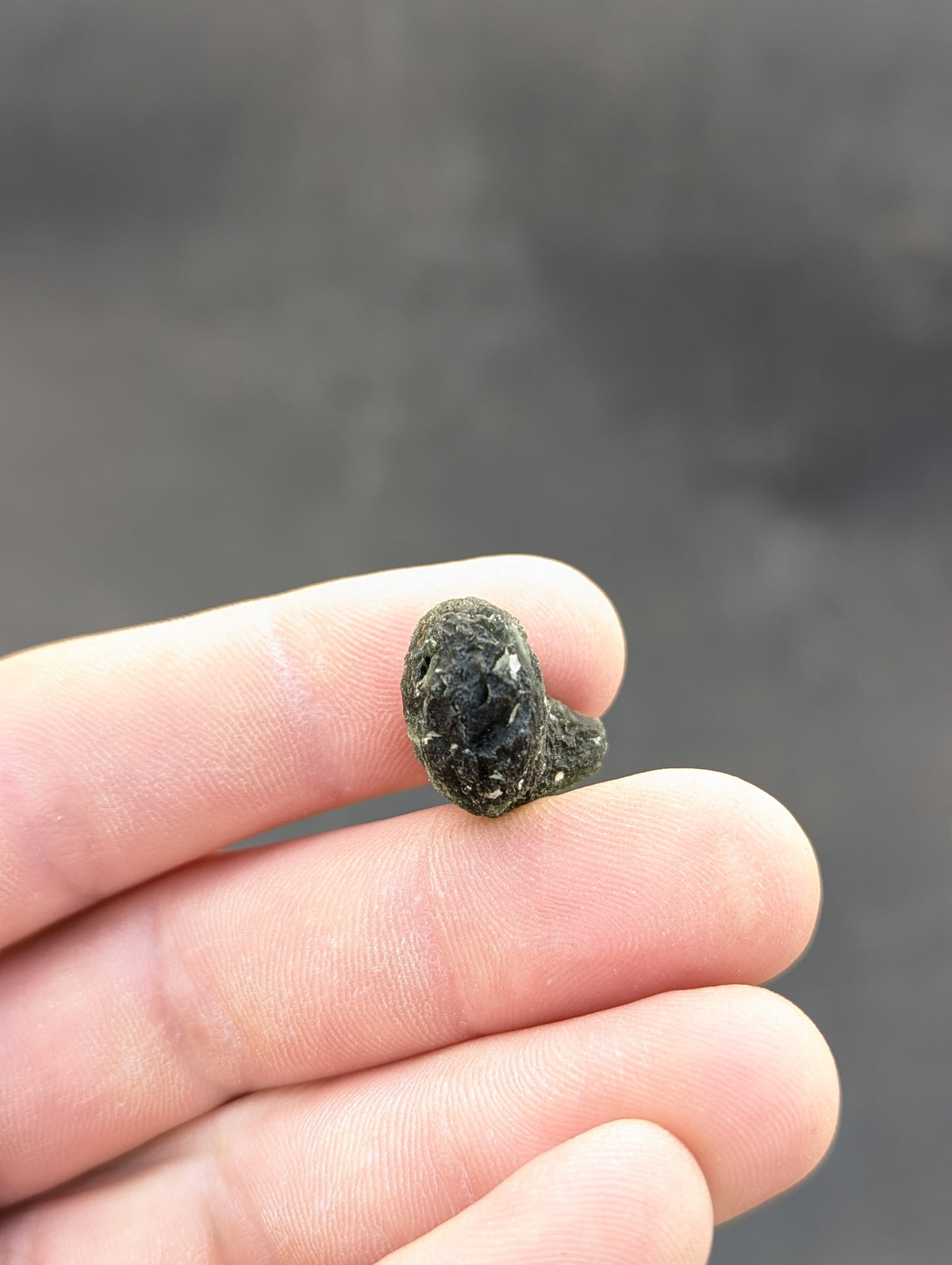 Bohemian Moldavite – Jankov | 5.53 g | Drop-Shaped Collector Specimen