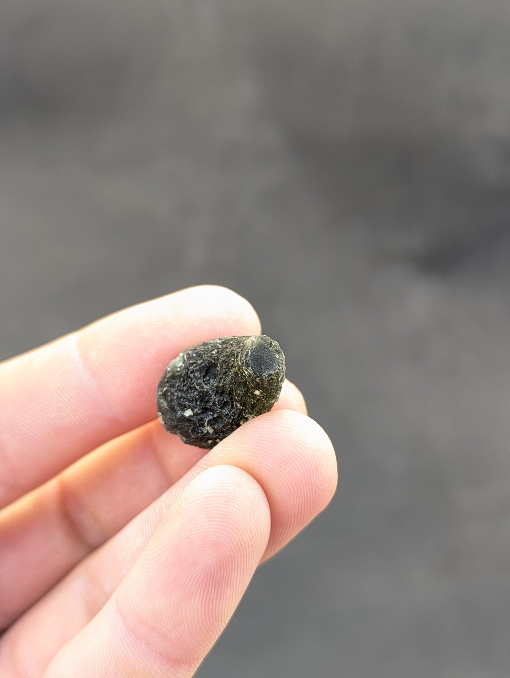 Bohemian Moldavite – Jankov | 5.53 g | Drop-Shaped Collector Specimen