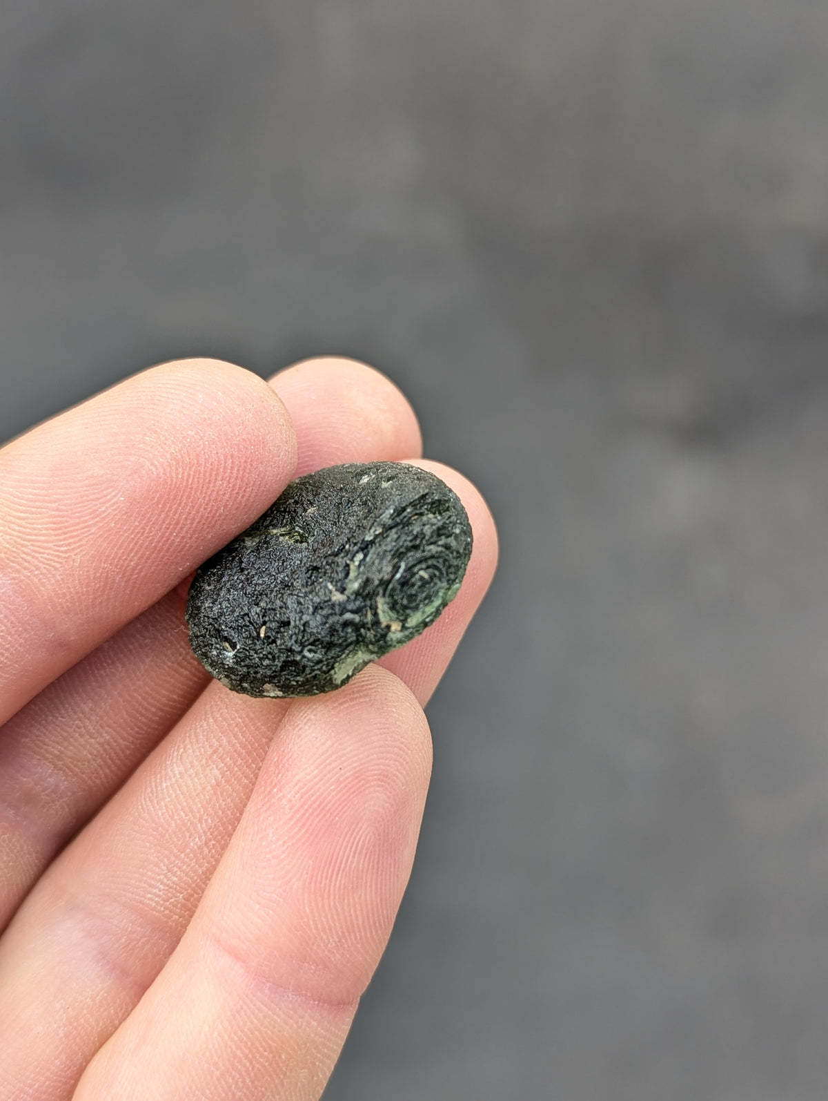 Bohemian Moldavite – Jankov | 9.54 g | Apple Green Disk-Shaped Specimen
