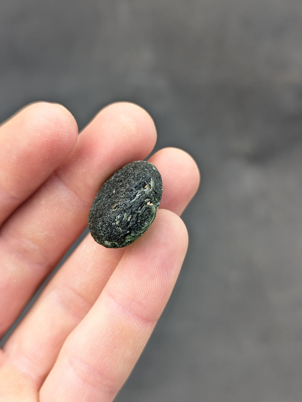 Bohemian Moldavite – Jankov | 9.54 g | Apple Green Disk-Shaped Specimen